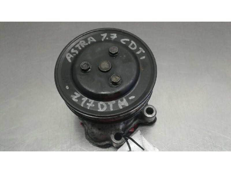 Recambio de bomba agua para opel astra h ber. 1.7 16v cdti referencia OEM IAM   