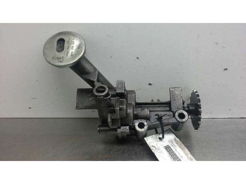 Recambio de bomba aceite para opel vivaro furgón 2.9t corto referencia OEM IAM 7700600252  