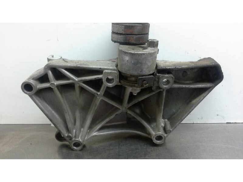 Recambio de soporte alternador para renault scenic ii 1.9 dci diesel referencia OEM IAM 8200100148  