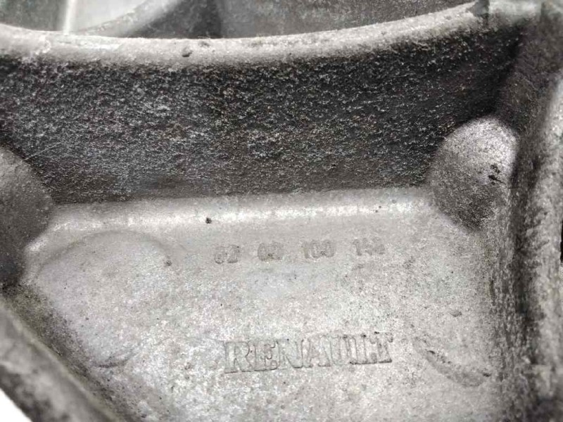 Recambio de soporte alternador para renault scenic ii 1.9 dci diesel referencia OEM IAM 8200100148  