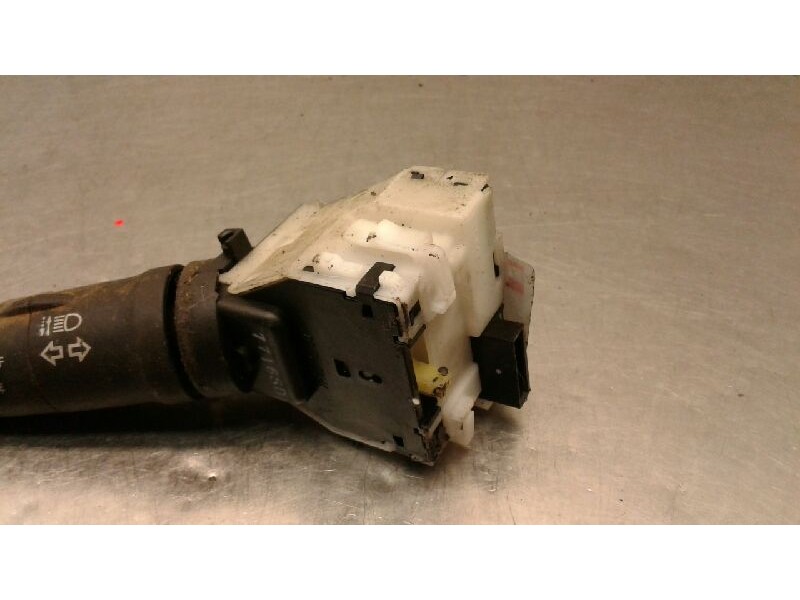 Recambio de mando luces para nissan x-trail (t31) le referencia OEM IAM 7716SD  