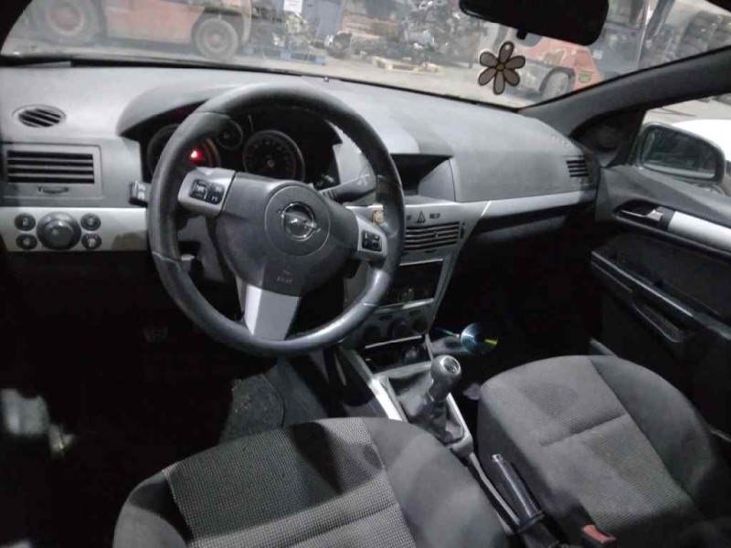 opel astra gtc del año 2008