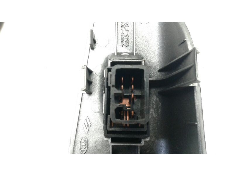 Recambio de mando elevalunas trasero derecho para kia sportage lx referencia OEM IAM 93580IF500WK  