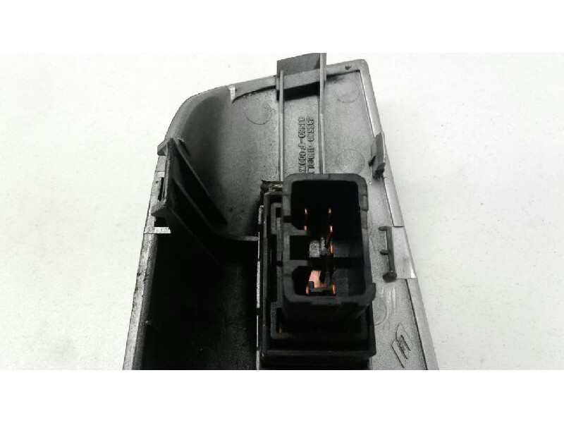 Recambio de mando elevalunas trasero izquierdo para kia sportage lx referencia OEM IAM   