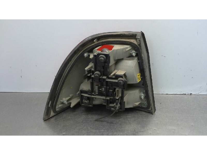 Recambio de piloto trasero derecho para opel vectra b berlina elegance referencia OEM IAM   