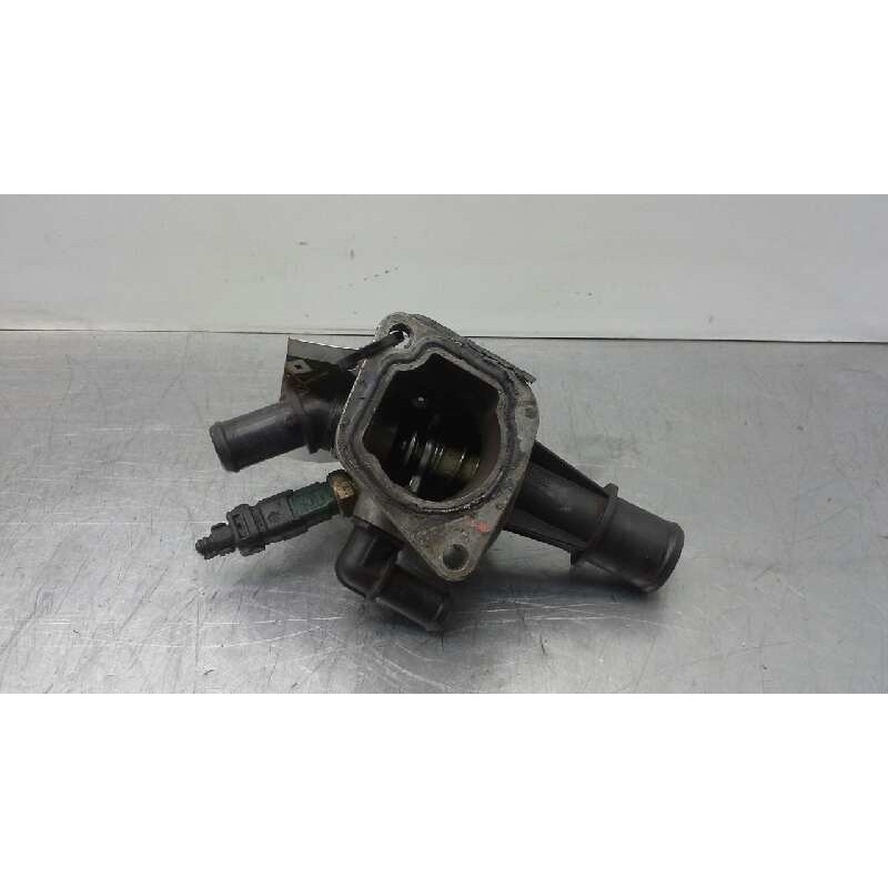 Recambio de caja termostato para opel corsa c silverline referencia OEM IAM 56182459  