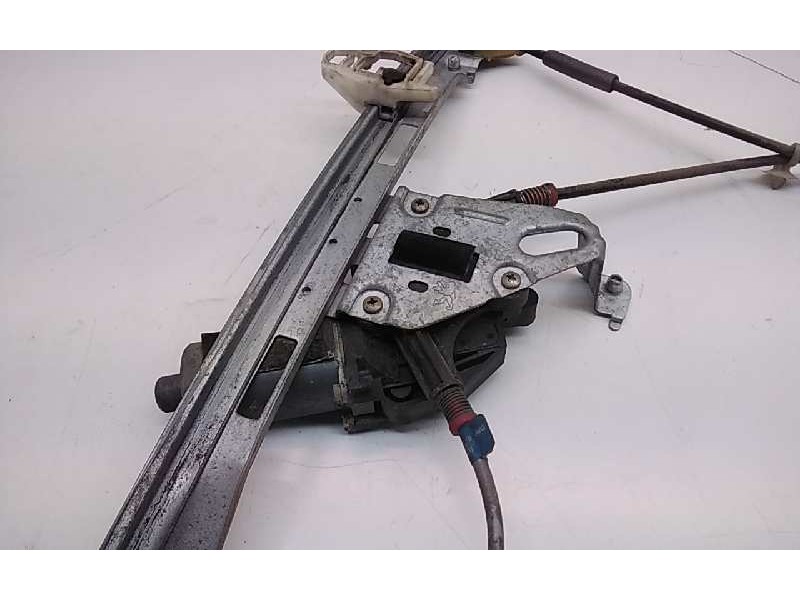 Recambio de elevalunas delantero izquierdo para peugeot 206 berlina xs referencia OEM IAM 9221F9  