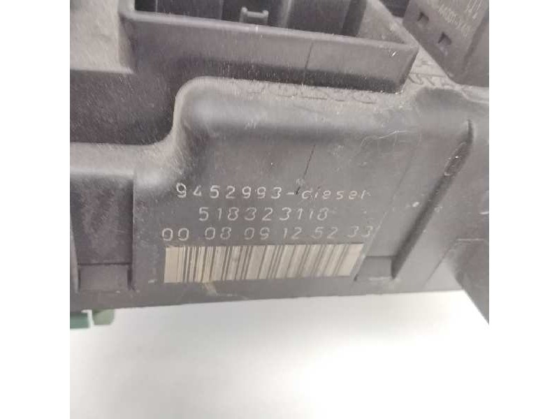 Recambio de caja fusibles para volvo s80 berlina 2.5 d referencia OEM IAM 9452993  