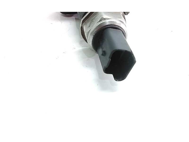 Recambio de rampa inyectora para ford fiesta courier referencia OEM IAM 9648580880  