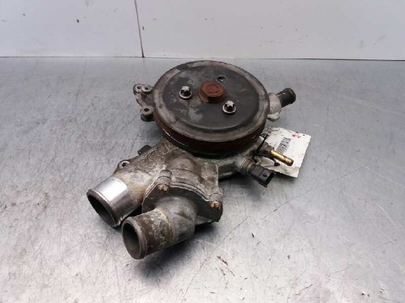 Recambio de bomba agua para opel corsa c sport referencia OEM IAM 24469103  