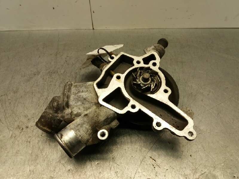 Recambio de bomba agua para opel corsa c sport referencia OEM IAM 24469103  