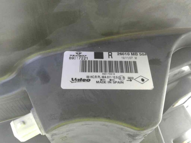 Recambio de faro derecho para renault maxity referencia OEM IAM 89317221  