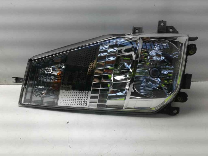 Recambio de faro derecho para renault maxity referencia OEM IAM 89317221  