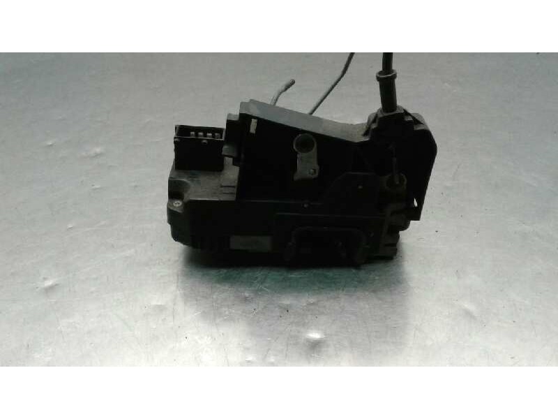 Recambio de cerradura puerta delantera izquierda para nissan primastar (x..) kombi l2h1 2.9t (6 sitze) referencia OEM IAM 820000