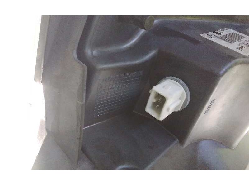 Recambio de faro derecho para renault maxity referencia OEM IAM 89317221  