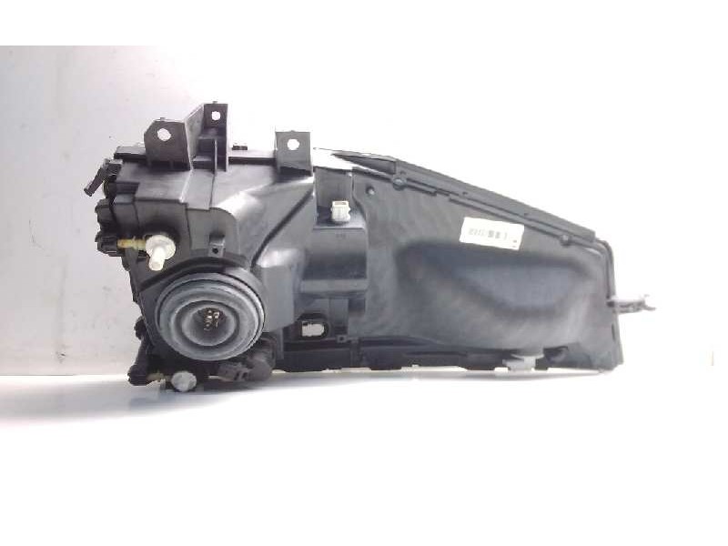 Recambio de faro derecho para renault maxity referencia OEM IAM 89317221  
