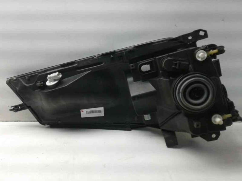 Recambio de faro derecho para renault maxity referencia OEM IAM 89317201  