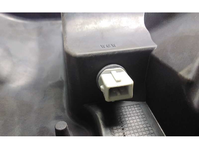 Recambio de faro derecho para renault maxity referencia OEM IAM 89317221  