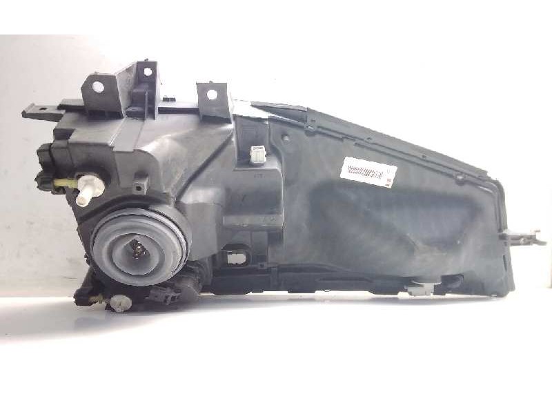 Recambio de faro derecho para renault maxity referencia OEM IAM 89317221  