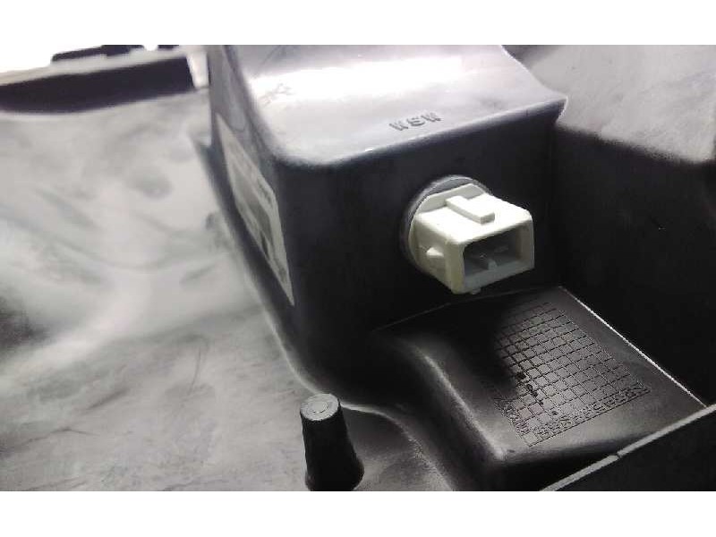 Recambio de faro derecho para renault maxity referencia OEM IAM 89317221  