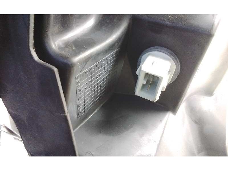 Recambio de faro derecho para renault maxity referencia OEM IAM 89317201  