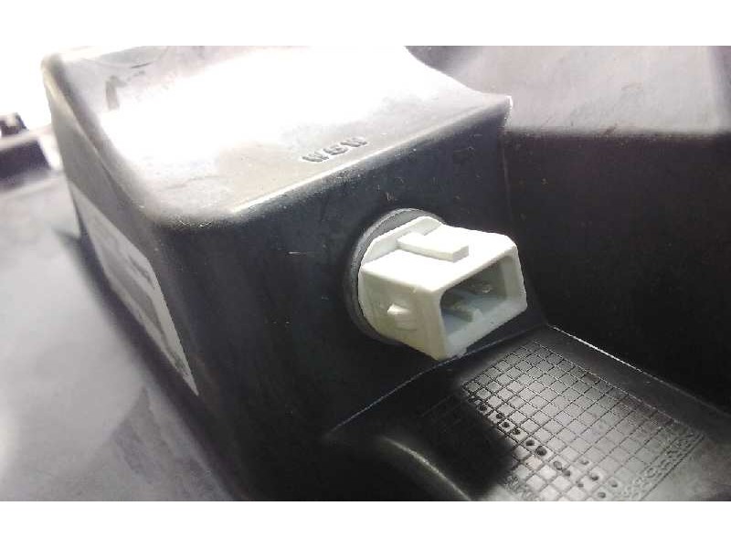 Recambio de faro derecho para renault maxity referencia OEM IAM 89317201  