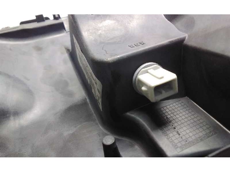 Recambio de faro derecho para renault maxity referencia OEM IAM 89317221  