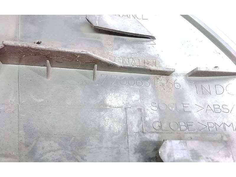 Recambio de piloto delantero izquierdo para renault megane i berlina hatchback (ba0) 1.9 d rn referencia OEM IAM 7700831466  