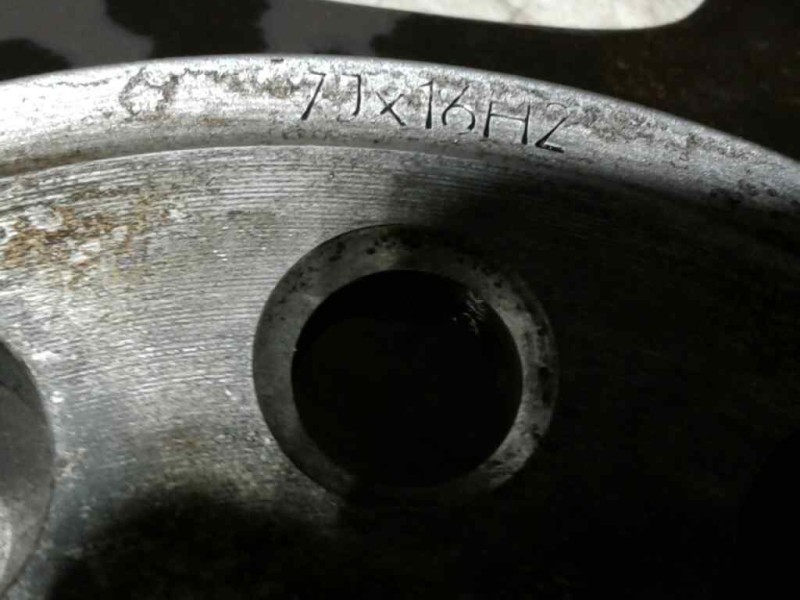 Recambio de llanta aluminio para bmw serie 5 berlina (e60) 530i referencia OEM IAM 16-5-TORNILLOS  