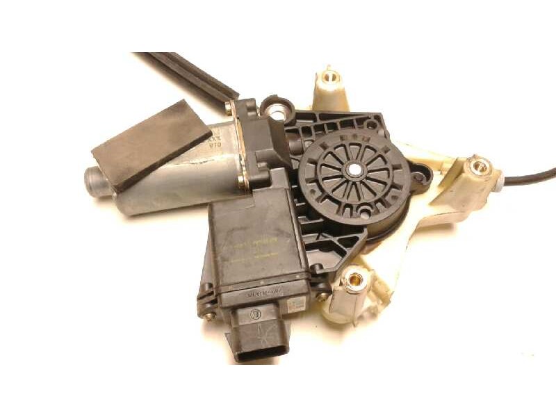 Recambio de elevalunas trasero izquierdo para mitsubishi carisma berlina 4 (da0) 1800 gdi classic referencia OEM IAM 12V01308217