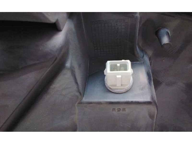 Recambio de faro derecho para renault maxity referencia OEM IAM 8931721  