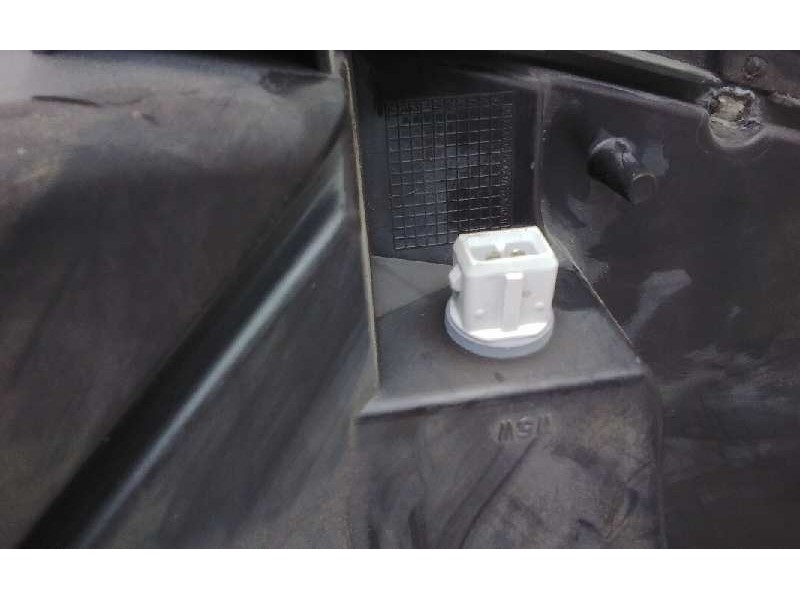 Recambio de faro derecho para renault maxity referencia OEM IAM 89317221  