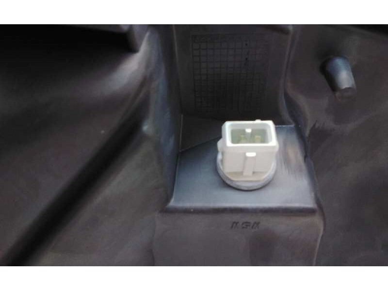 Recambio de faro derecho para renault maxity referencia OEM IAM 8931721  