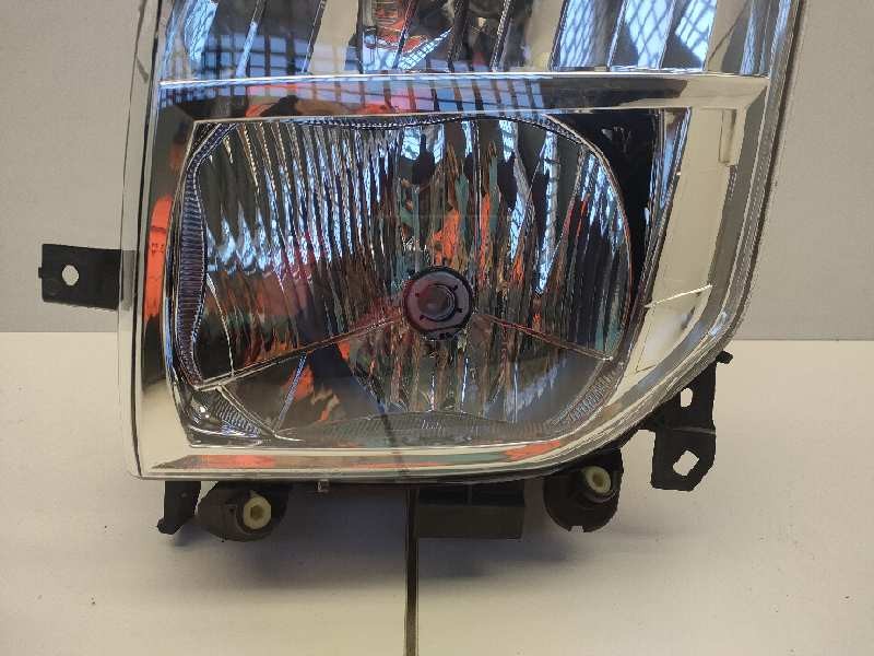 Recambio de faro izquierdo para nissan cabstar 110.45 referencia OEM IAM 89314251  26060BM500