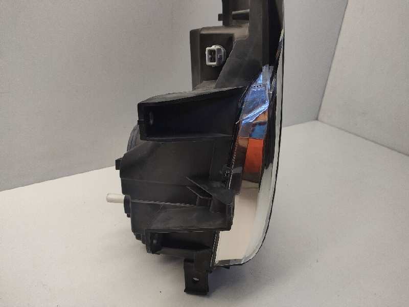 Recambio de faro izquierdo para nissan cabstar 110.45 referencia OEM IAM 89314251  26060BM500