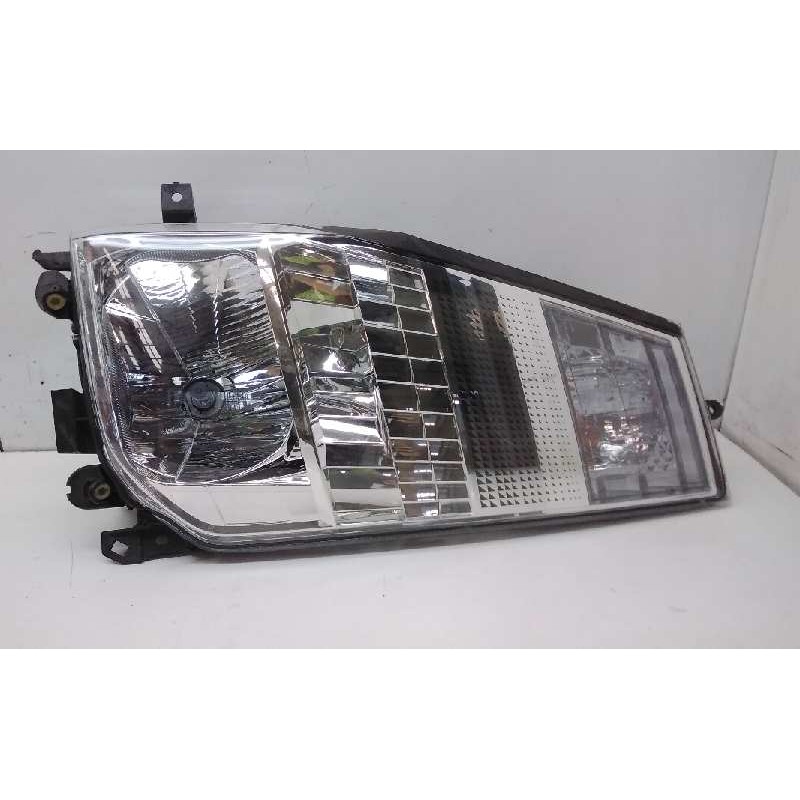 Recambio de faro izquierdo para nissan cabstar 110.45 referencia OEM IAM 89317211  26060BM500