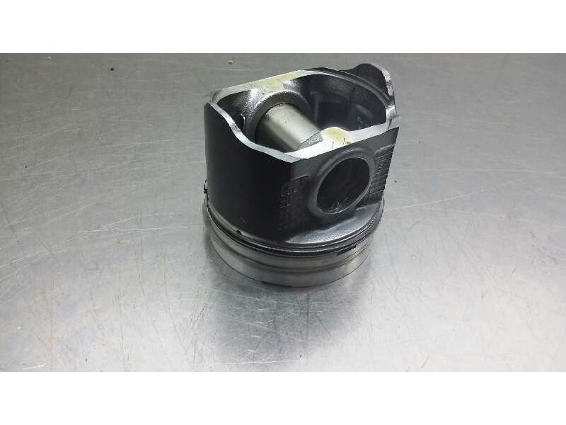 Recambio de piston para nissan almera (n16/e) 2.2 16v turbodiesel cat referencia OEM IAM   10103BN360