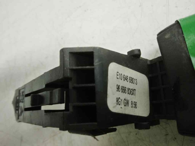 Recambio de mando volante para peugeot 206+ básico referencia OEM IAM 96666836XT  