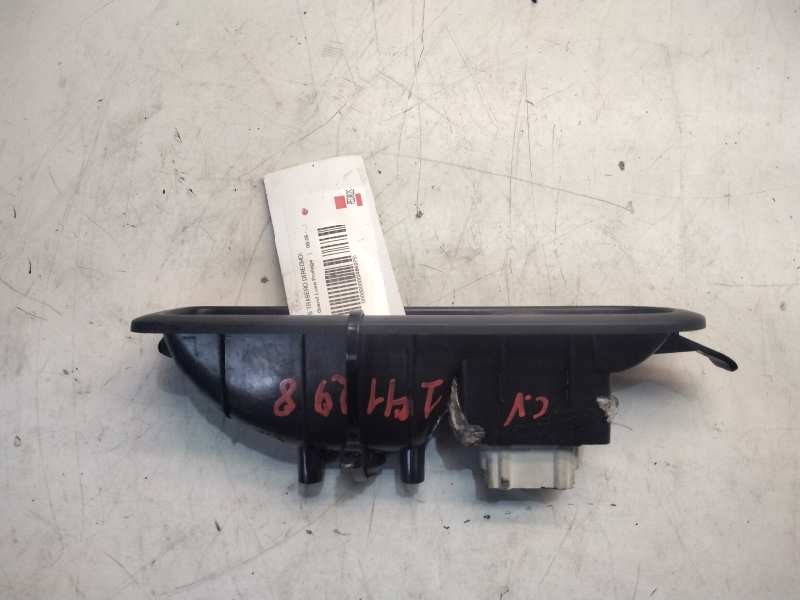 Recambio de mando elevalunas trasero derecho para renault scenic ii grand luxe privilege referencia OEM IAM 8200315029  