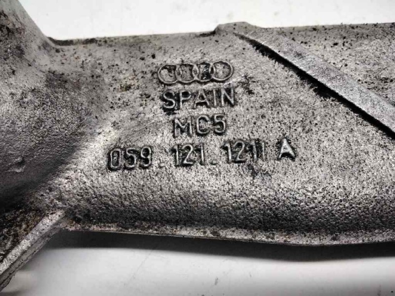 Recambio de caja termostato para audi a6 avant (4b5) 2.5 tdi referencia OEM IAM 059121121A  