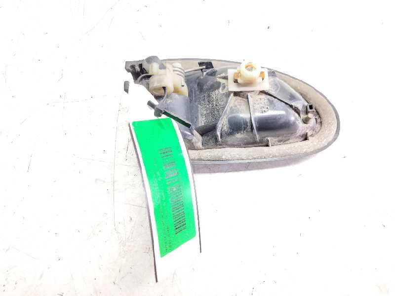 Recambio de maneta interior delantera derecha para opel vivaro combi 2.7t corto referencia OEM IAM 820028995  