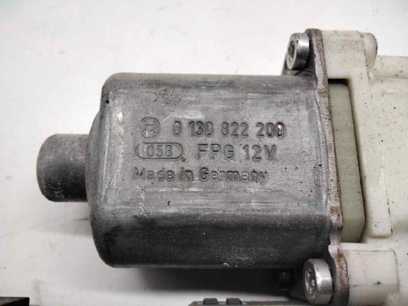 Recambio de motor elevalunas delantero izquierdo para peugeot 407 st confort referencia OEM IAM 0130822200  