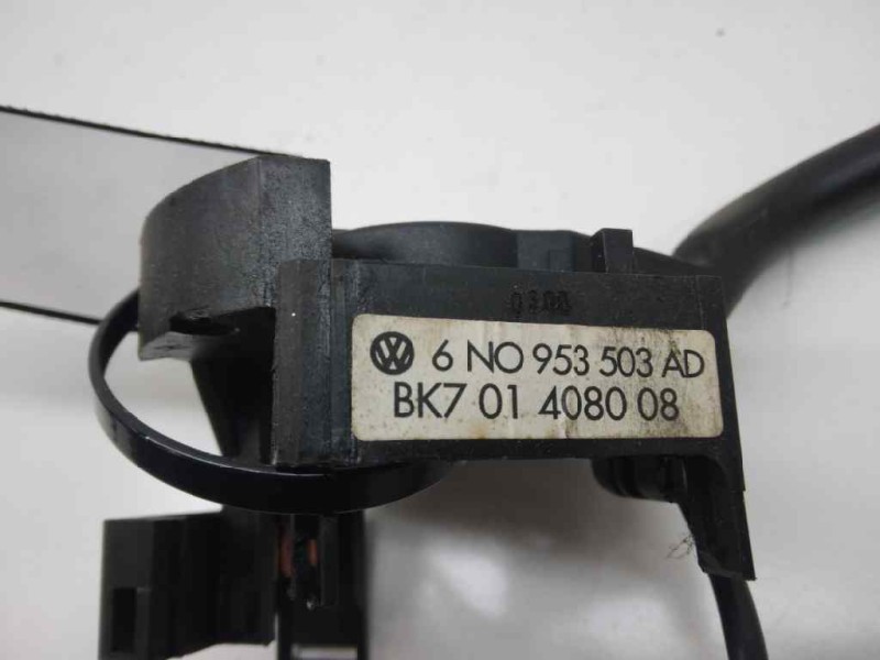 Recambio de mando limpia para volkswagen polo berlina (6n2) trendline referencia OEM IAM BK701408008  