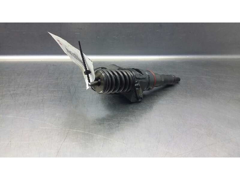 Recambio de inyector para volkswagen golf iv berlina (1j1) 1.9 tdi referencia OEM IAM 038120073J  