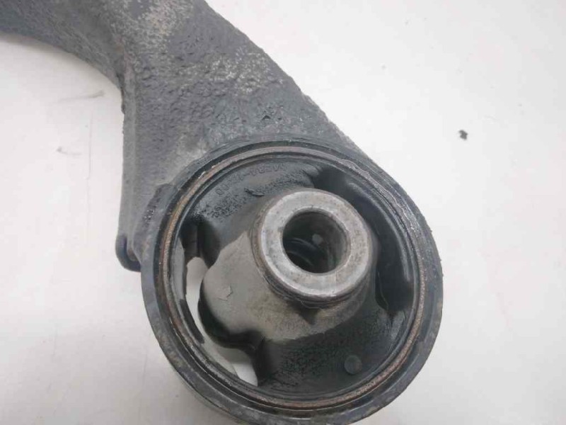 Recambio de brazo suspension inferior delantero derecho para kia carens (un) active referencia OEM IAM 545011D100  