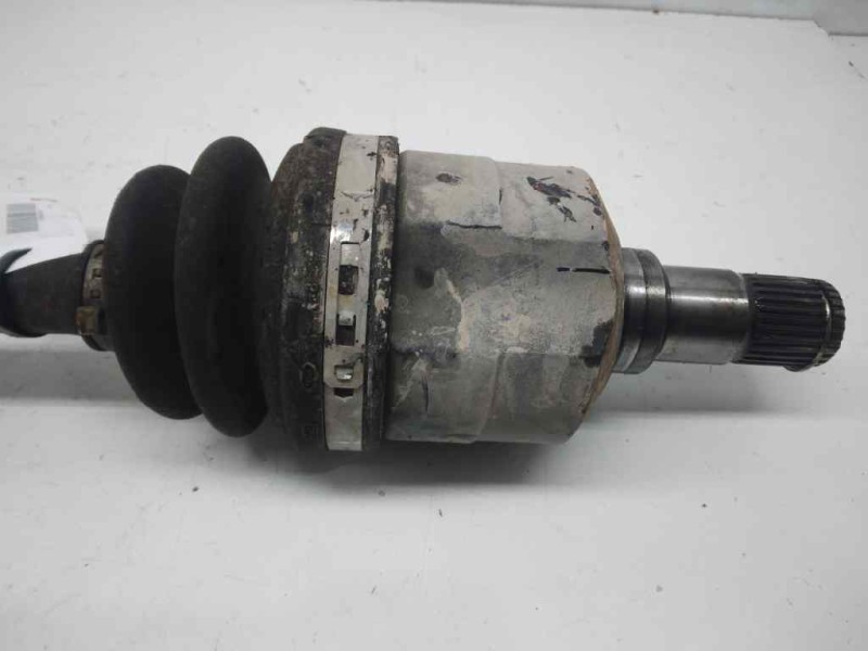 Recambio de transmision delantera izquierda para kia carens (un) active referencia OEM IAM 495011D700  