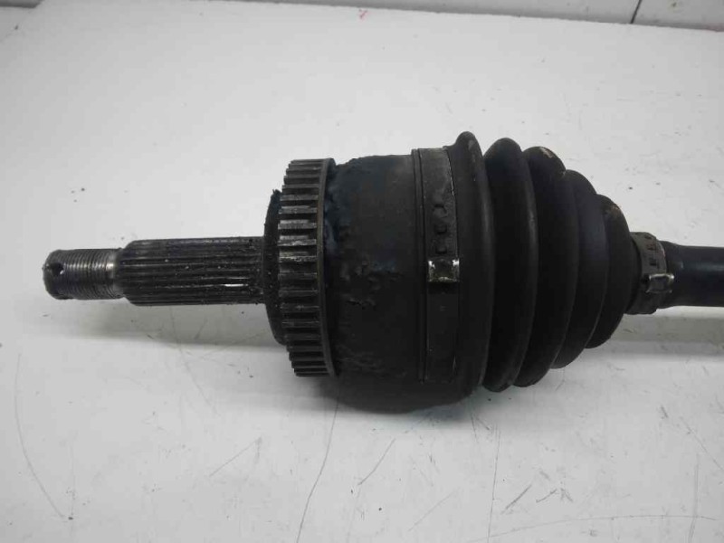 Recambio de transmision delantera izquierda para kia carens (un) active referencia OEM IAM 495011D700  