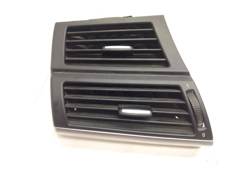 Recambio de aireador izquierdo para bmw x5 (e70) 3.0 3.0d referencia OEM IAM 716180304  