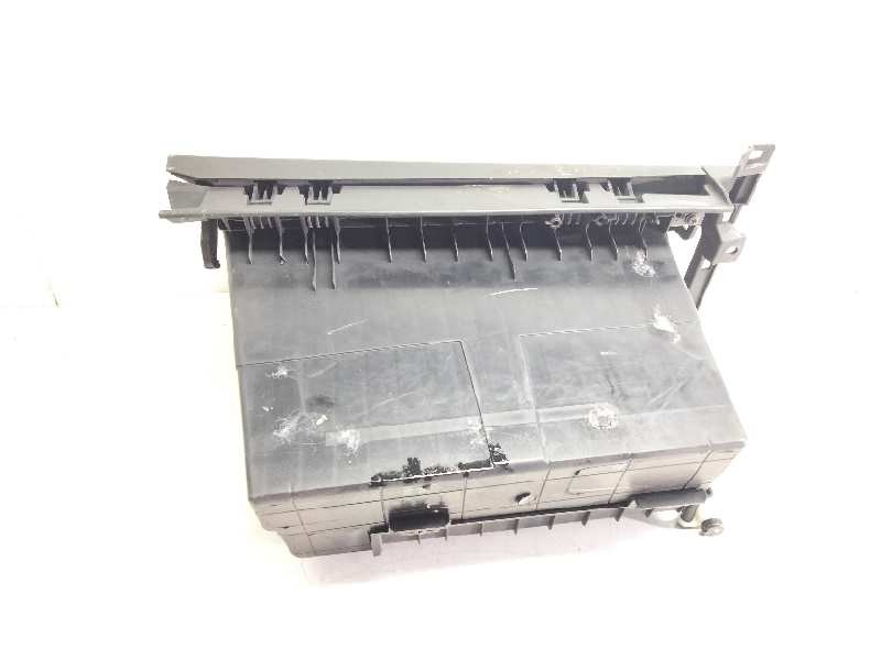 Recambio de guantera para hyundai i20 classic referencia OEM IAM 845211J000  