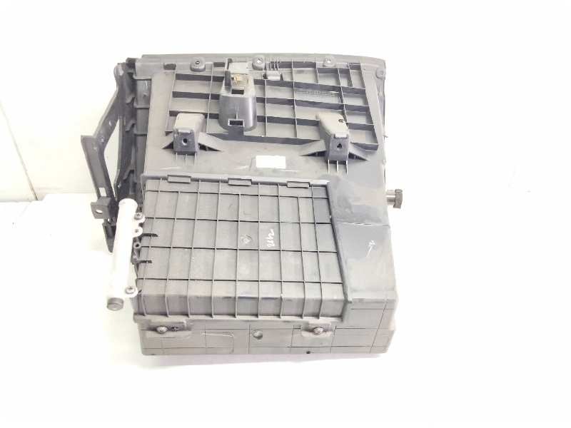 Recambio de guantera para hyundai i20 classic referencia OEM IAM 845211J000  